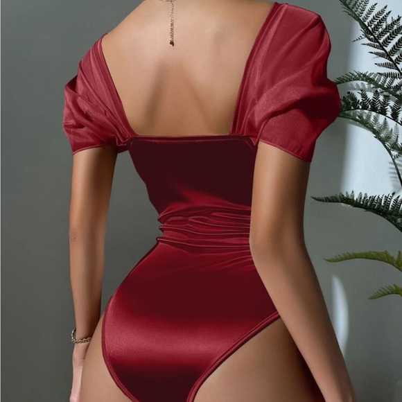 Luxe sweetheart neck satin bodysuit - Picture 6 of 16